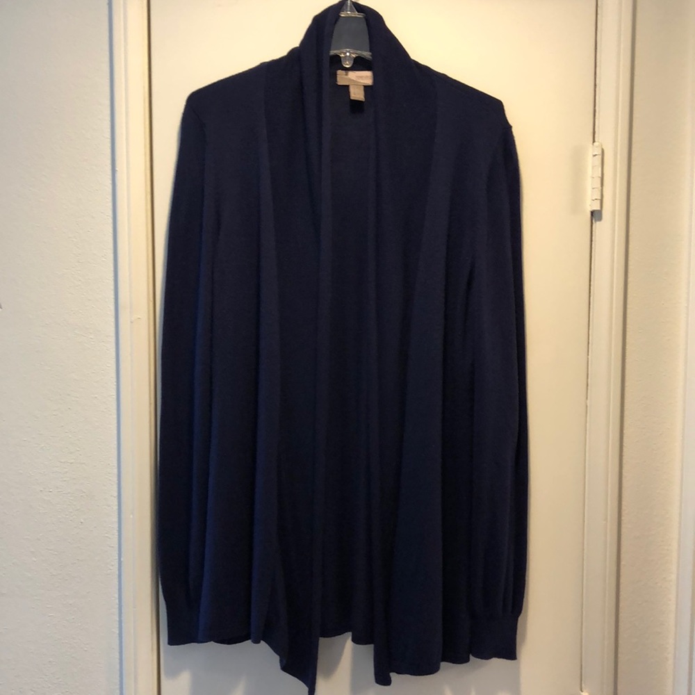 Gently used lightweight sweater cardigan in navy from Forever 21 size large